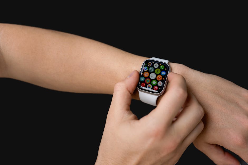 Smartwatch indossato al polso durante un test